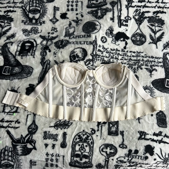 Victoria Secrete Corset - Picture 2 of 3